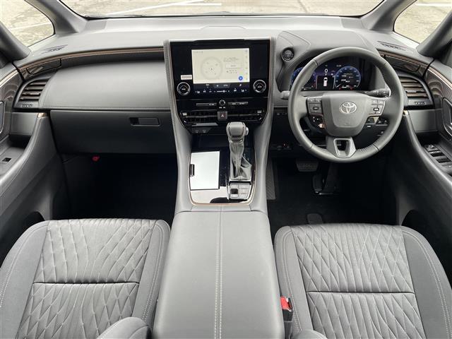 Toyota Alphard 3