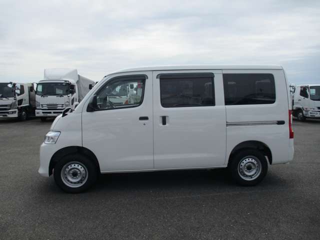 Toyota Town Ace Van 8