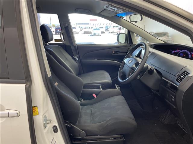 Toyota Estima 11