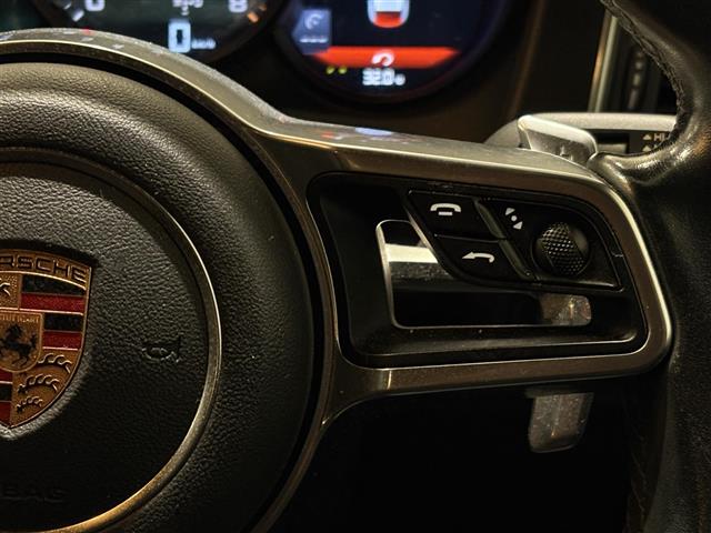 Porsche Macan 11