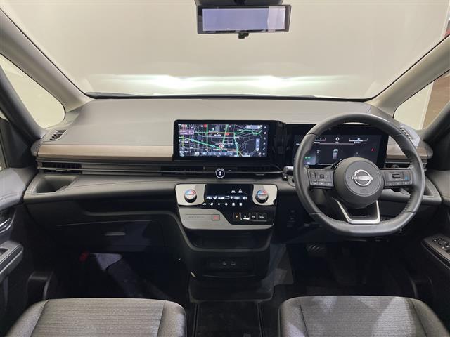 Nissan Serena 3