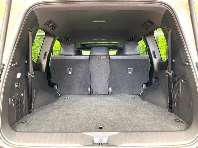 Toyota Land Cruiser 300 12