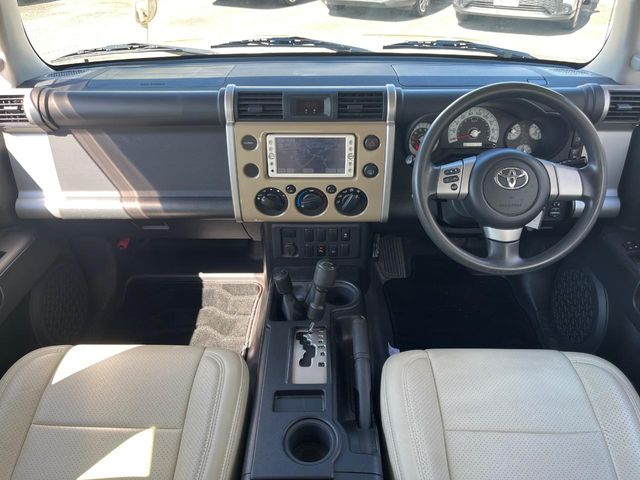 Toyota FJ Cruiser 2