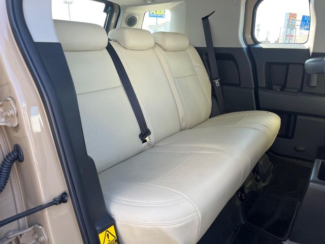 Toyota FJ Cruiser 9