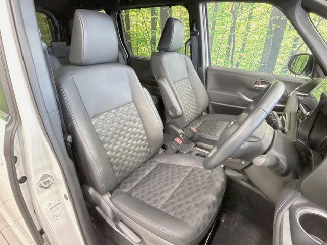 Toyota Voxy 7
