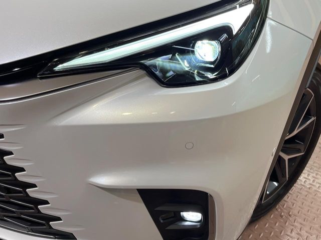 Lexus LBX 12