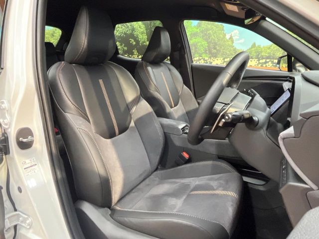 Lexus LBX 8