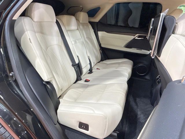 Lexus RX 9