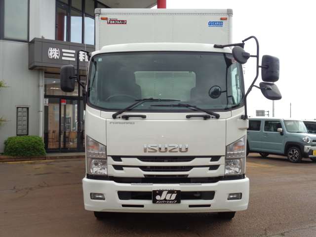 Isuzu Forward 2