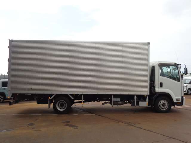Isuzu Forward 3