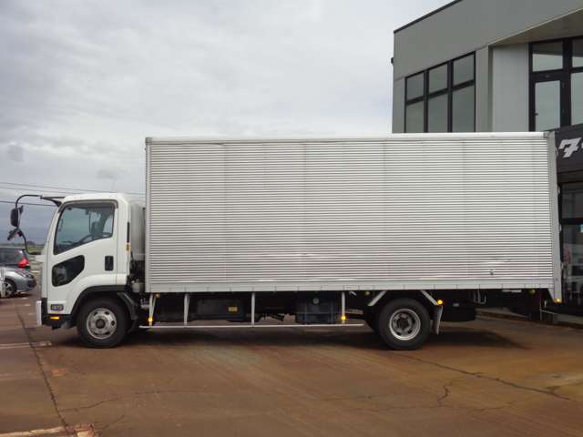 Isuzu Forward 4
