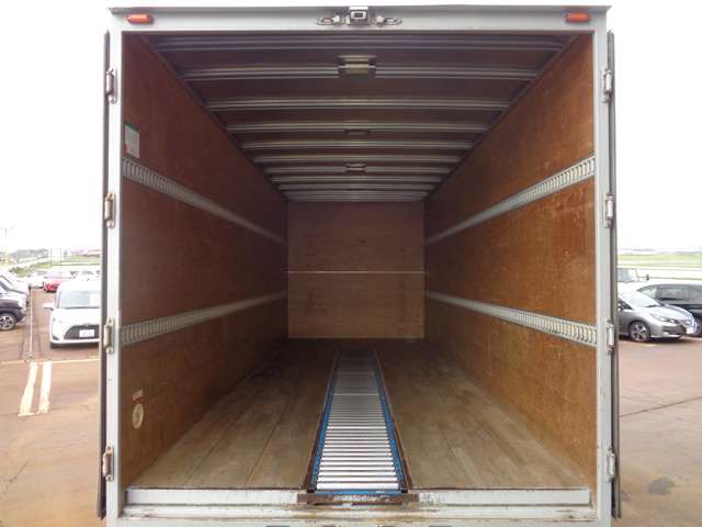 Isuzu Forward 9