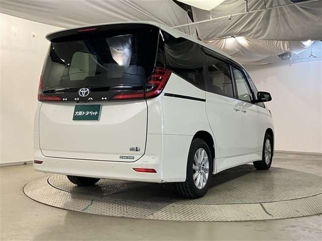 Toyota Noah 8
