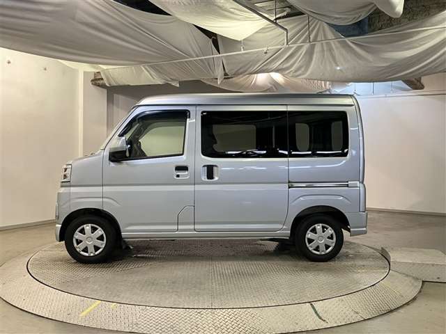 Daihatsu Hijet Cargo 4