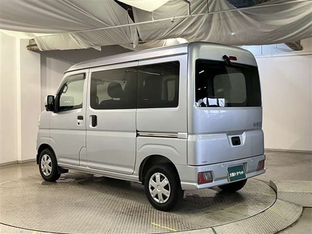 Daihatsu Hijet Cargo 6