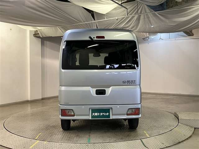 Daihatsu Hijet Cargo 7