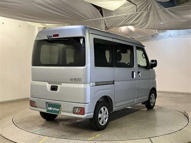 Daihatsu Hijet Cargo 8