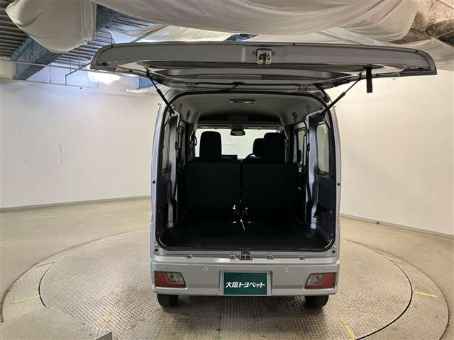 Daihatsu Hijet Cargo 9