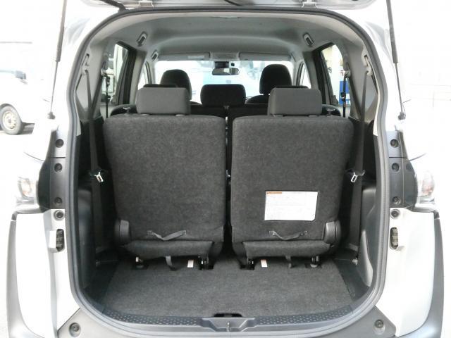 Toyota Sienta 8