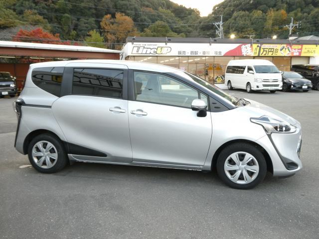 Toyota Sienta 10