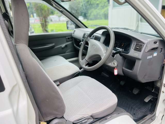 Toyota Light Ace Truck 12