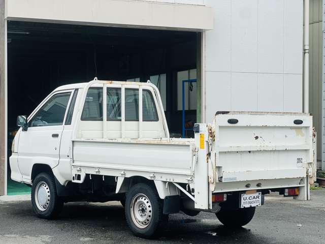 Toyota Light Ace Truck 7