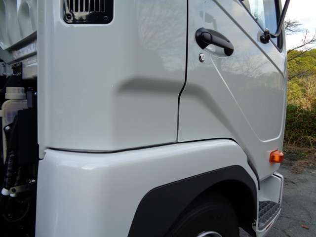 Mitsubishi Fuso Fighter 11