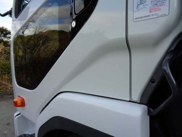 Mitsubishi Fuso Fighter 12