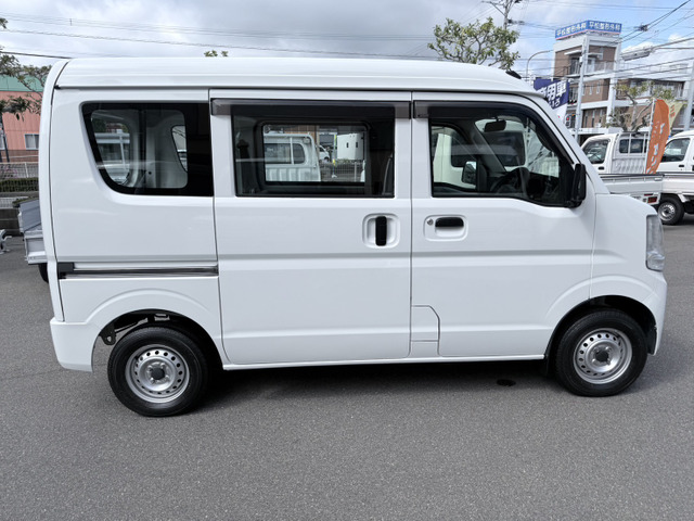 Nissan NV100 Clipper 10