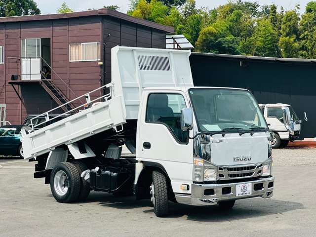 Isuzu Elf 2