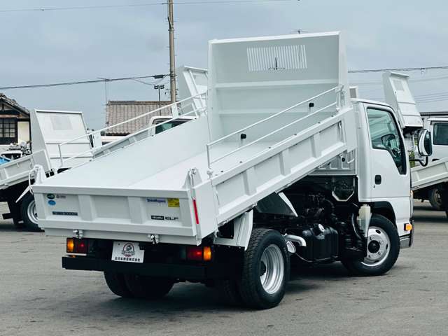 Isuzu Elf 9