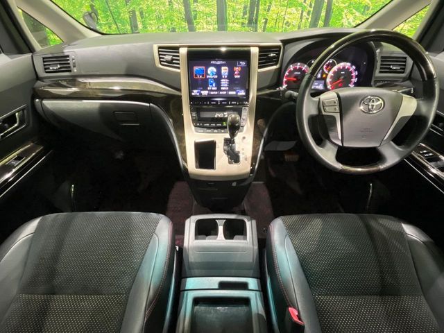Toyota Vellfire 2