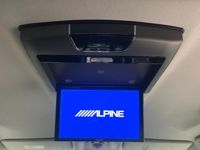 Toyota Vellfire 3