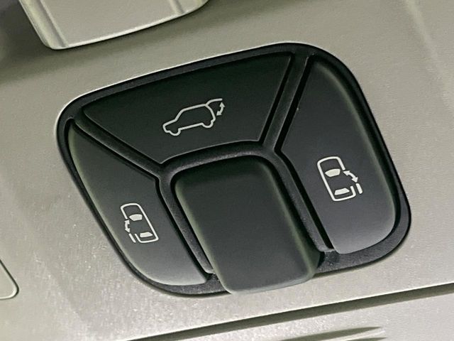 Toyota Vellfire 6