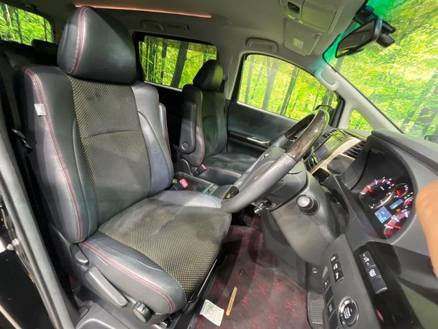 Toyota Vellfire 9