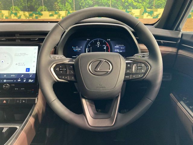 Lexus LBX 8