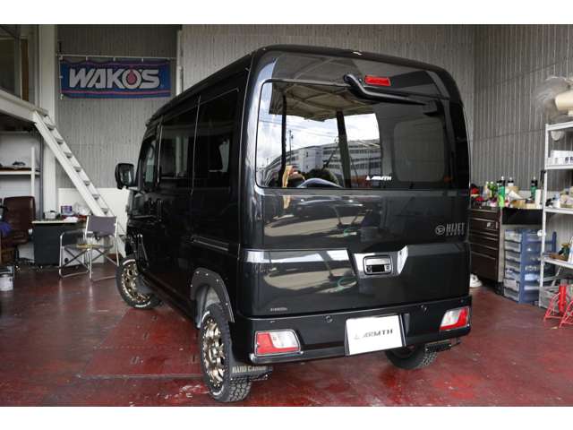 Daihatsu Hijet Cargo 7