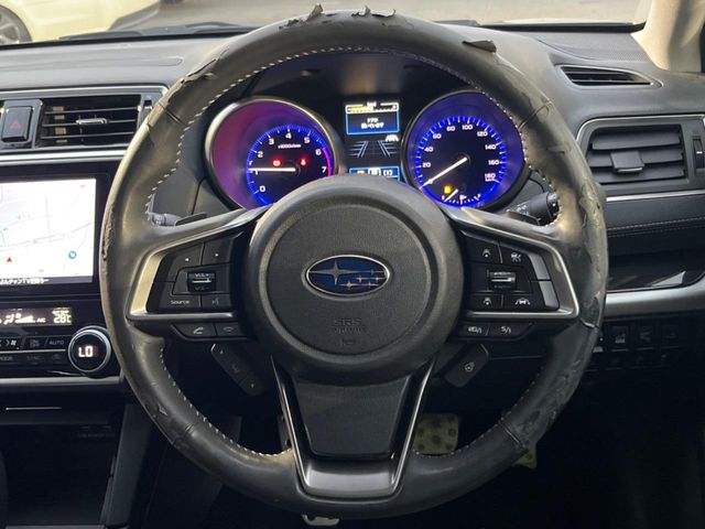 Subaru Legacy Outback 11