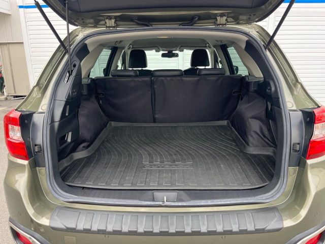 Subaru Legacy Outback 10
