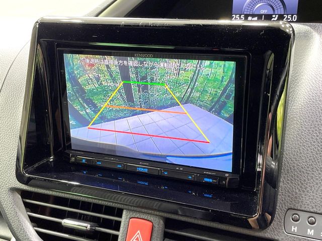 Toyota Voxy 6