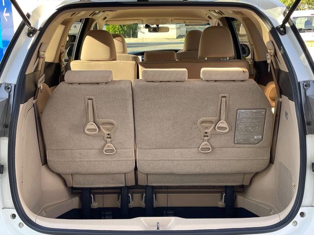 Toyota Estima Hybrid 11