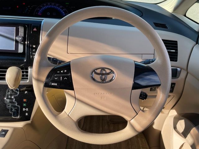 Toyota Estima Hybrid 12