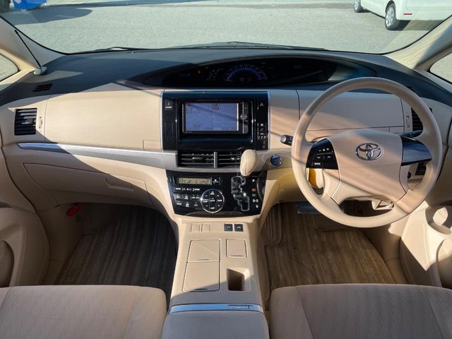 Toyota Estima Hybrid 2