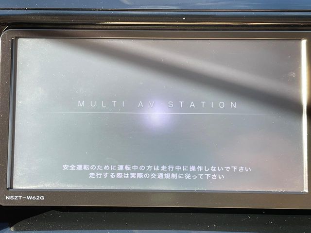 Toyota Estima Hybrid 3