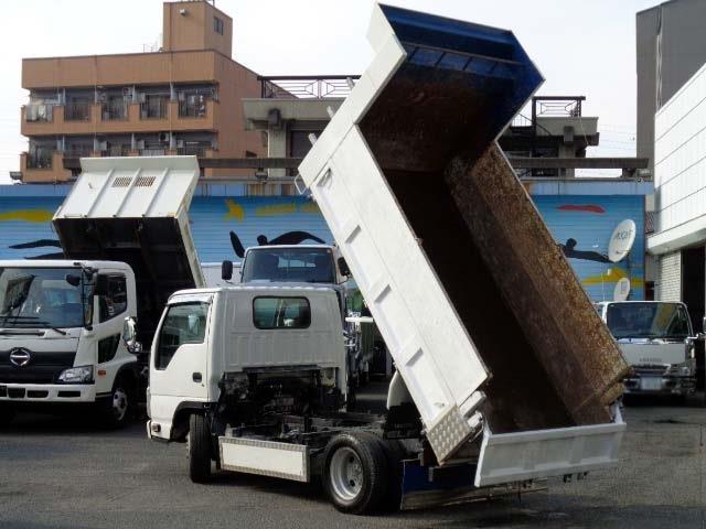 Isuzu Elf 3