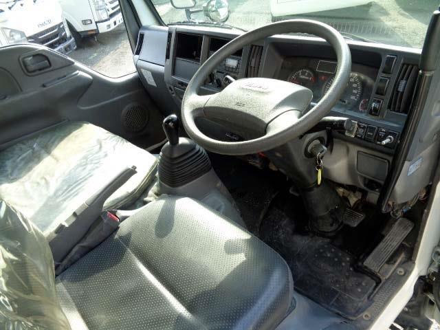 Isuzu Elf 4