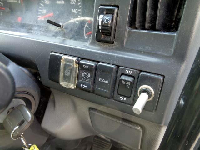 Isuzu Elf 7