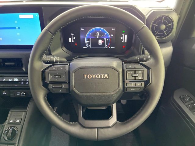 Toyota Land Cruiser FJ 11
