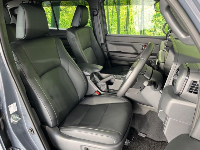 Toyota Land Cruiser FJ 8