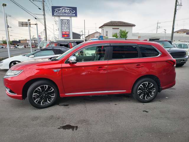 Mitsubishi Outlander PHEV 12